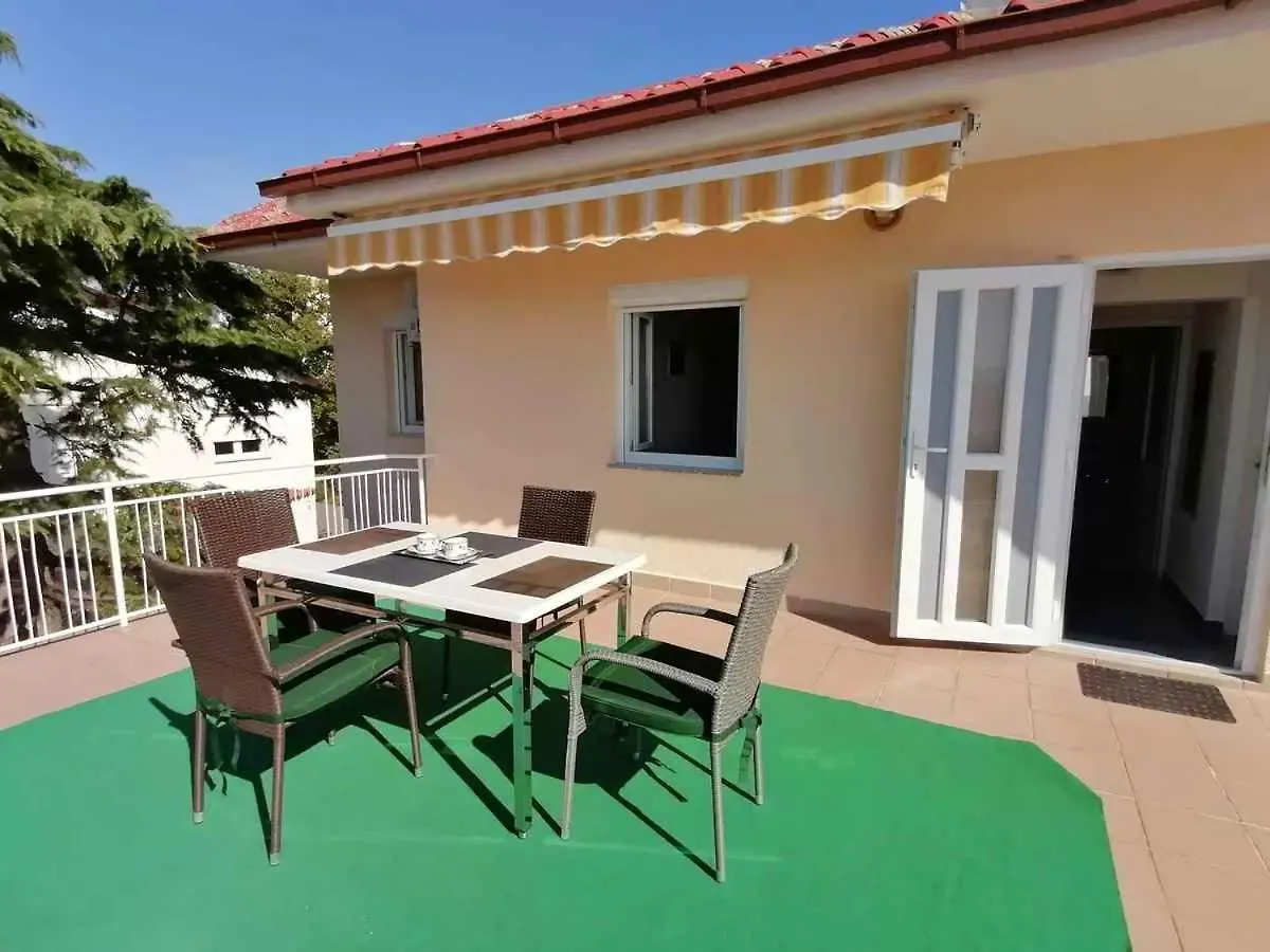 Apartments In Dramalj 53941