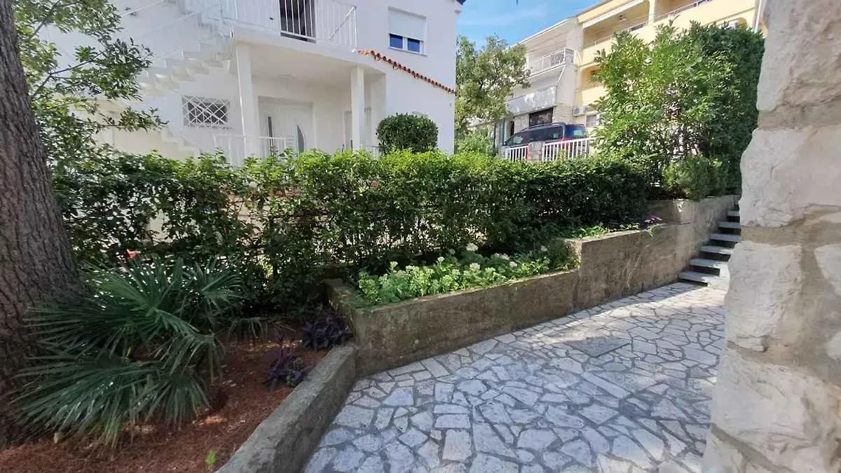 Apartments In Dramalj 53941